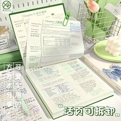 高颜値ノート復古方形本ルーズリーフノートの上にルーズリーフノートをめくる