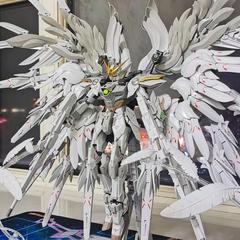ガンダムモデルMG白雪姫ユニコーンMGEXストライクフリーユニコーン异端机甲フィギュア诘め合わせ玩具