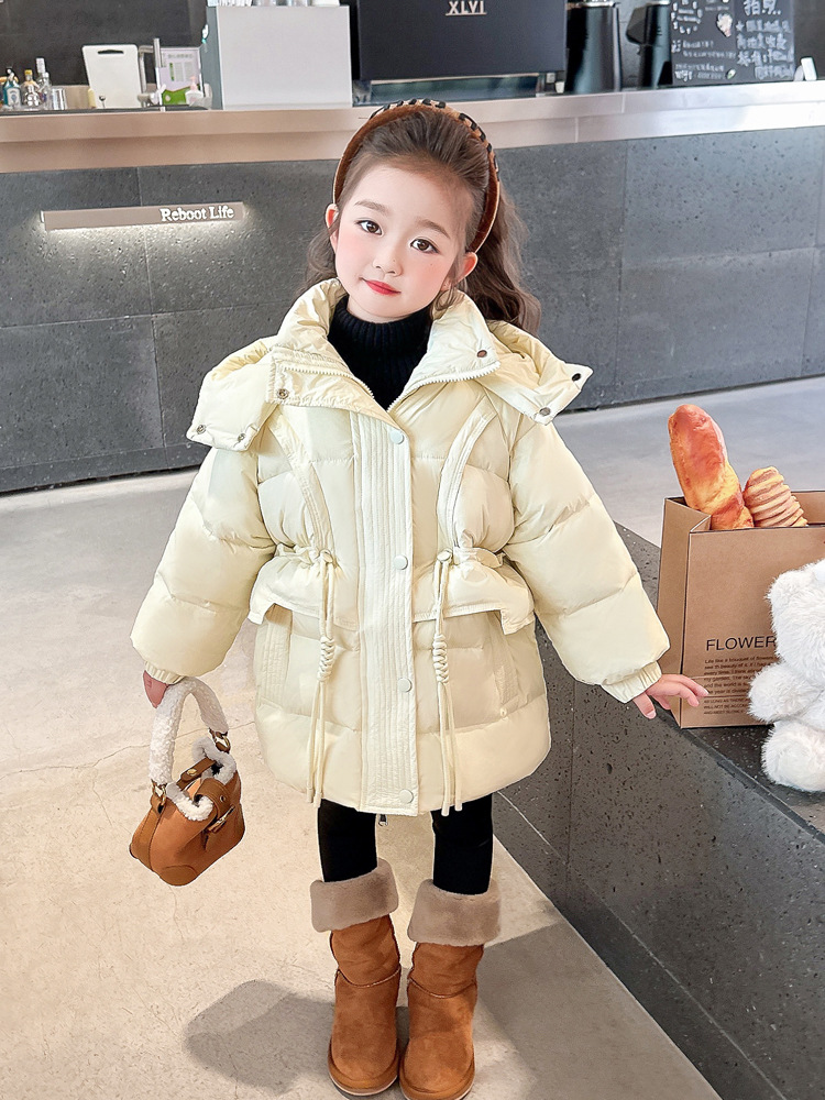 Chaqueta de plumón para niñas invierno 2025 nuevo estilo de moda de estilo occidental bebé calentamiento de invierno para niños invierno abrigo grueso