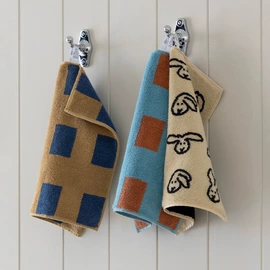 毛巾;浴巾、沙滩巾;方巾、中巾