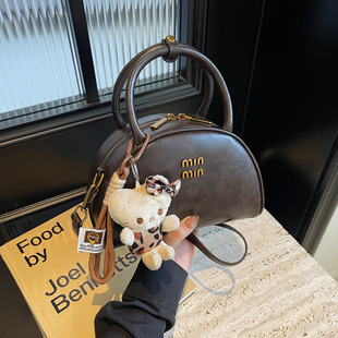Niche Retro Bag Women's 2024 Autumn and Winter New Fashionable Portable Shell Bag High-end Shoulder Crossbody Bag