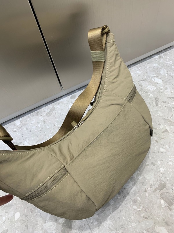 2025新款Large Slouchy 6L牛角包单肩斜挎包大容量饺子包月牙包女|undefined