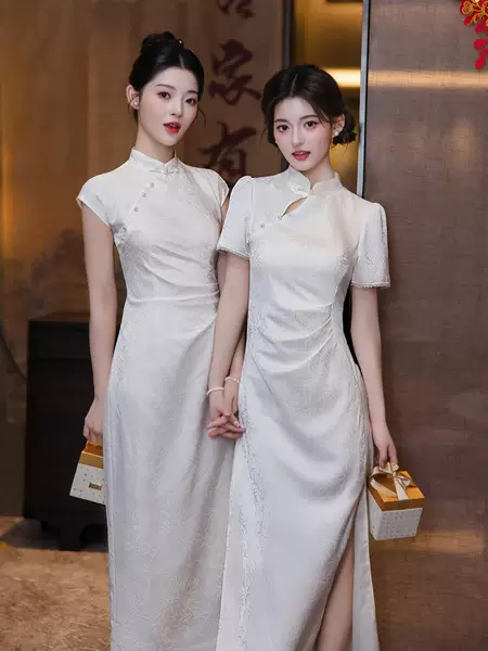 New Chinese-style cheongsam bridesmaid dress in champagne color, short-sleeved, stand-up collar, slimming wedding sister dress, banquet toast dress for women