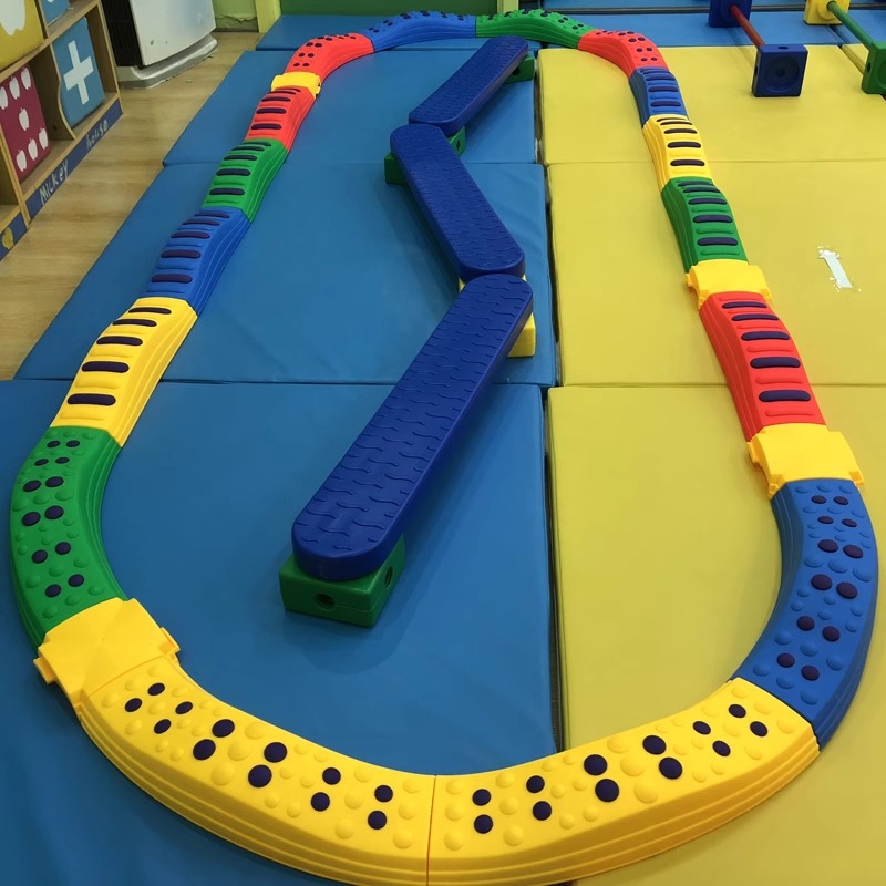 Balance tactile board sendero de entrenamiento sensorial para niños puente de madera jardín de infantes Vientiane equipos combinados juguetes de plástico