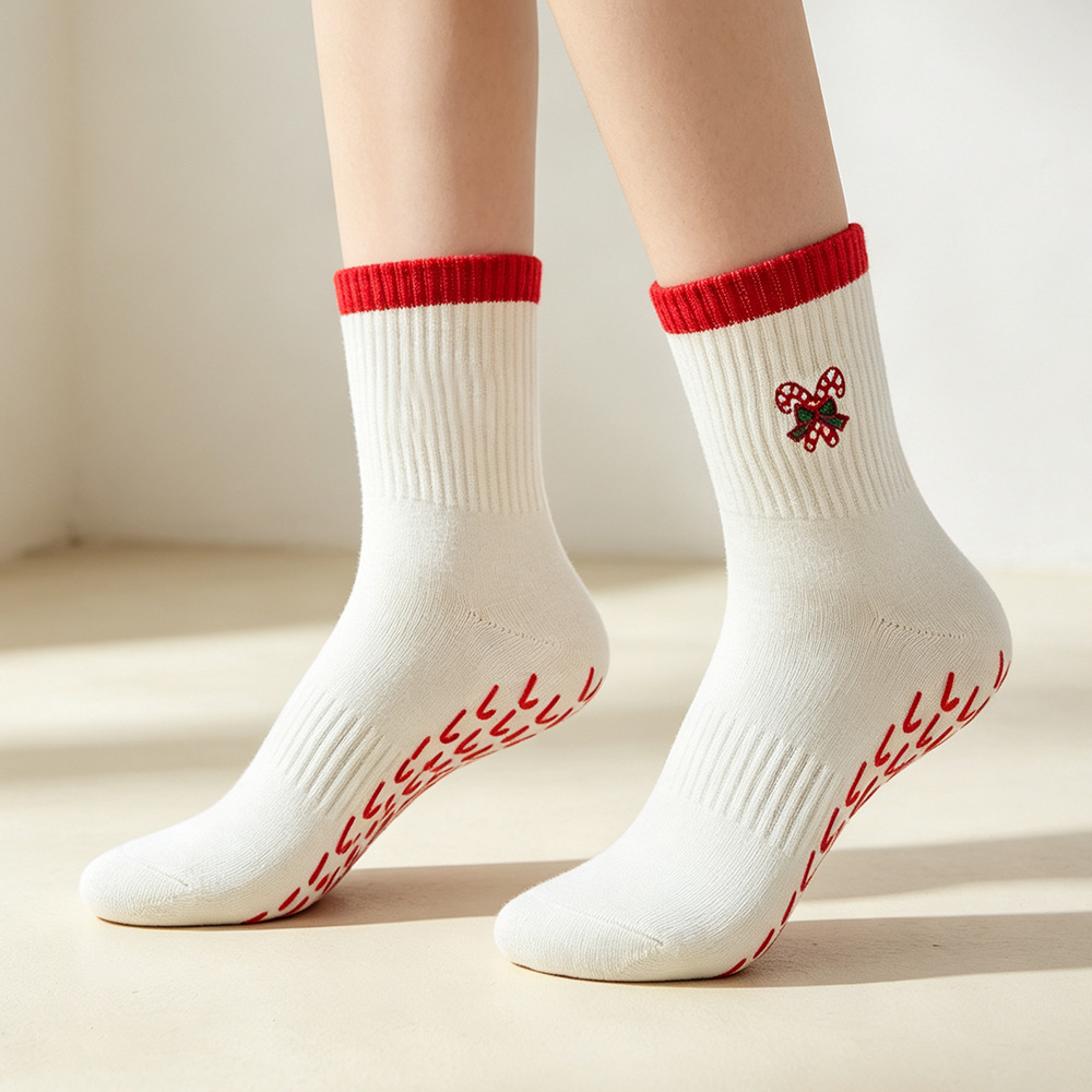 Yoga socks, women's mid-calf socks, Christmas edition, with crutch-like design, non-slip, for indoor fitness, dance, and Pilates