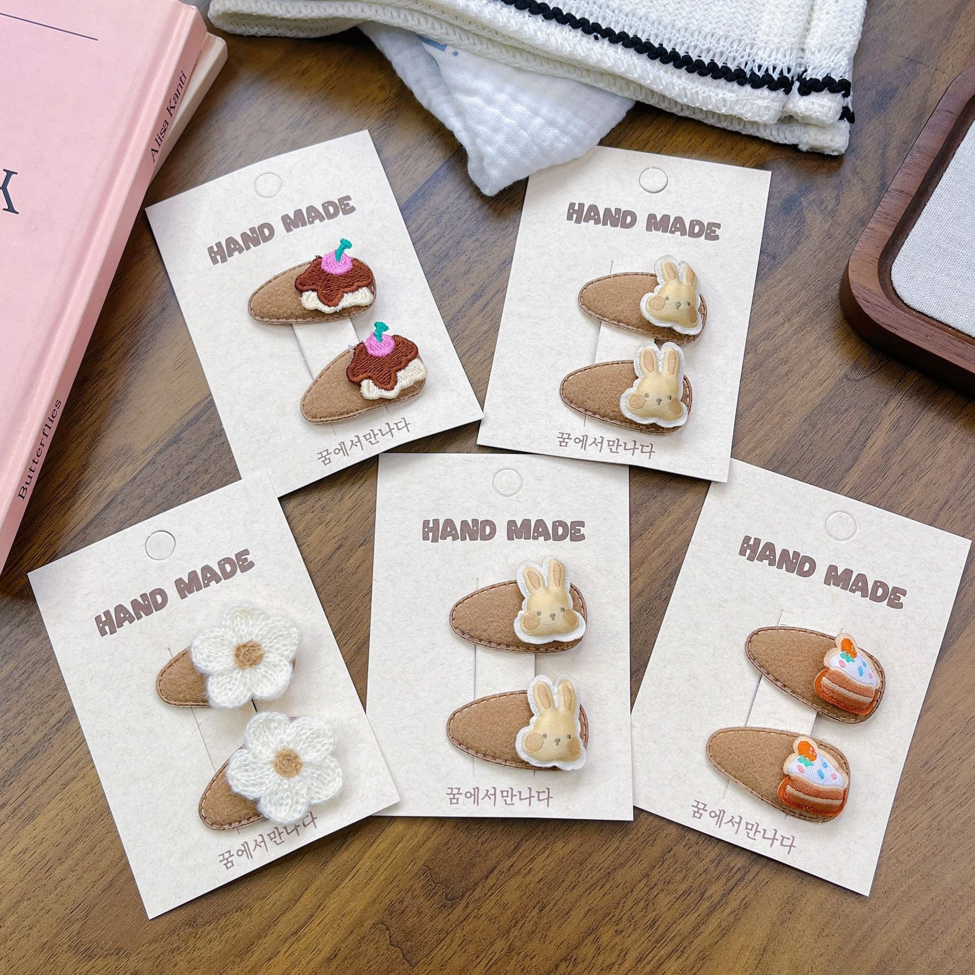Nuevo color café leche pequeño clip de cabello para niños otoño invierno pinggan tarjeta de cabello tierna bebé conejo flores BB clip al por mayor
