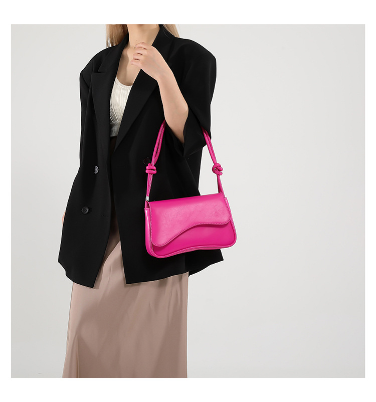 Underarm bag for women, new autumn 2024 fashion and niche design, single-shoulder crossbody bag, stylish and relaxed small square bag undefined