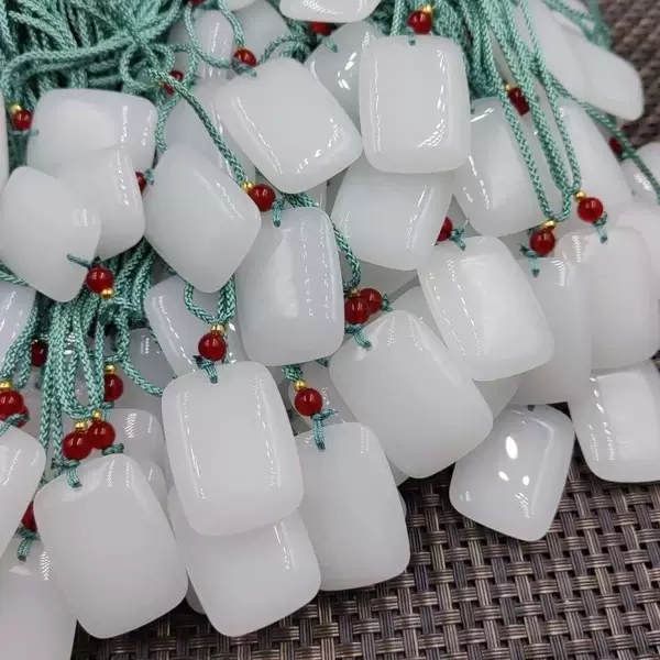 [Manufacturer Wholesale Price] Hetian Jade Natural Xinjiang Hetian Gold Silk Jade Safe and Sound Pendant Men's and Women's Necklace
