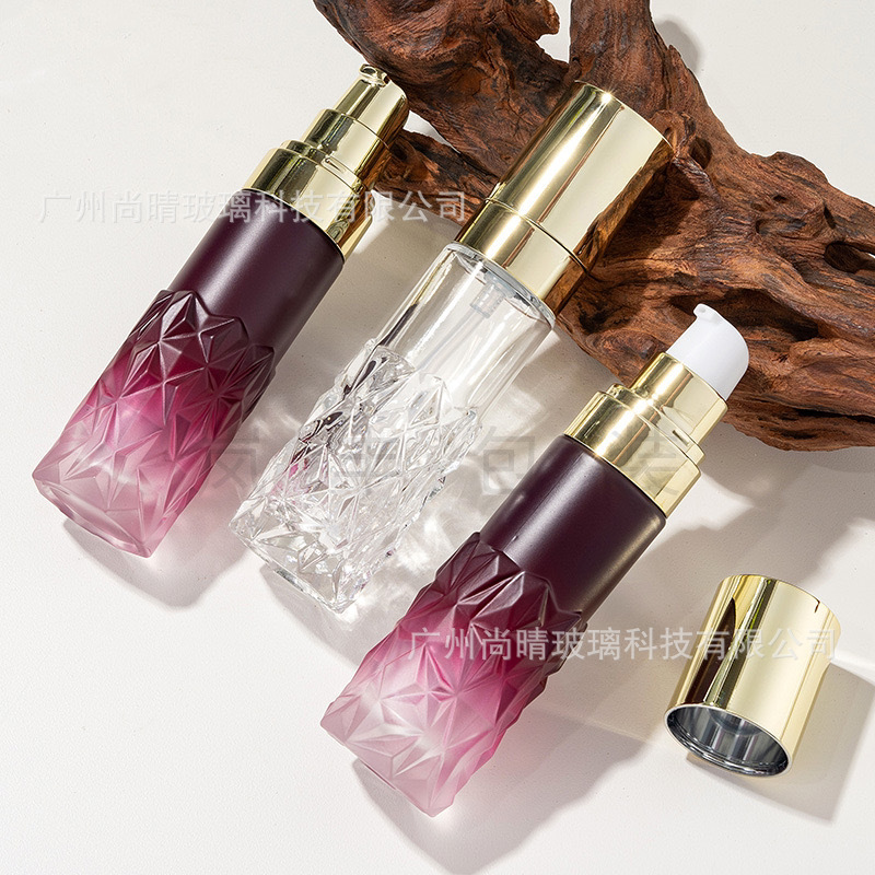 Botella de loción de 50 ml con dispensador de presión, botella pulverizadora, botella de forma especial, para esencia líquida, base líquida, botella dispensadora de viaje para el cuidado de la piel, disponible en fábrica