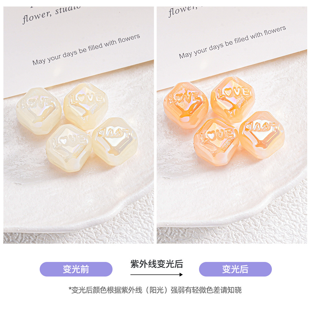 10 piezas de superficie de corte de cambio de color de luz ultravioleta LOVE cuadrado con cuentas de bricolaje cadena de teléfono móvil accesorios de joyería estilo mixto lote suelto