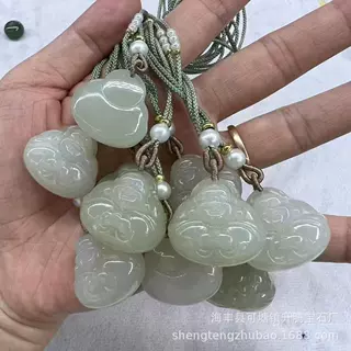 青海料和田玉抱抱佛吊坠 料细温润 可DIY挂件饰品 简洁百搭批发
