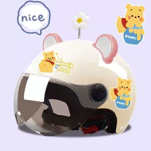 Helmet for electric scooters, summer sun protection, breathable, ultra-lightweight, suitable for all seasons, motorcycle safety helmet for women and men