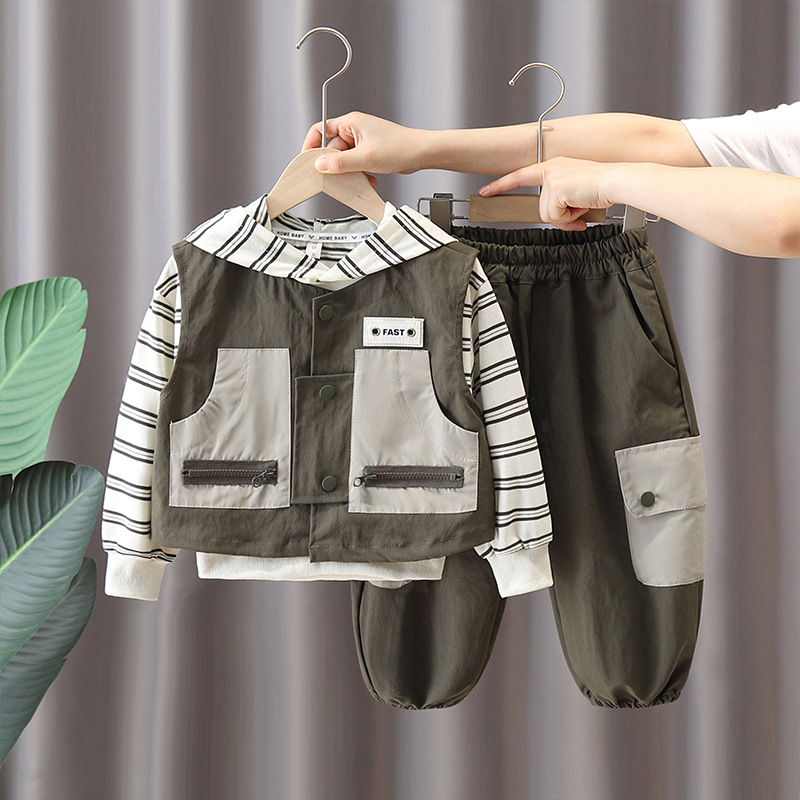 6313 chaleco para niños traje de tres piezas otoño 2024 nuevo suéter a rayas con capucha para niños traje de primavera y otoño