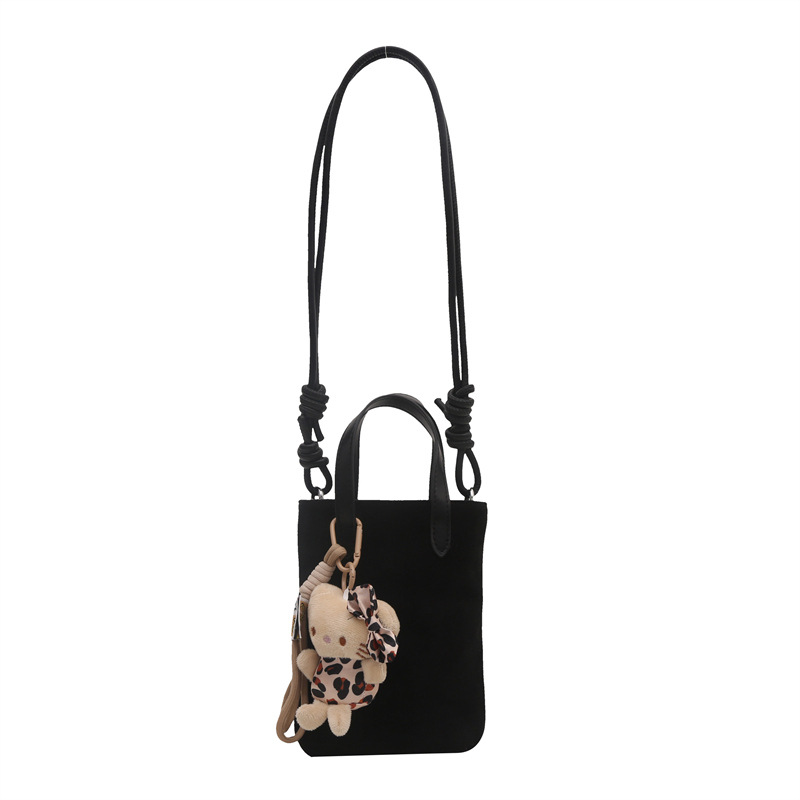 펜던트가 있는 블랙