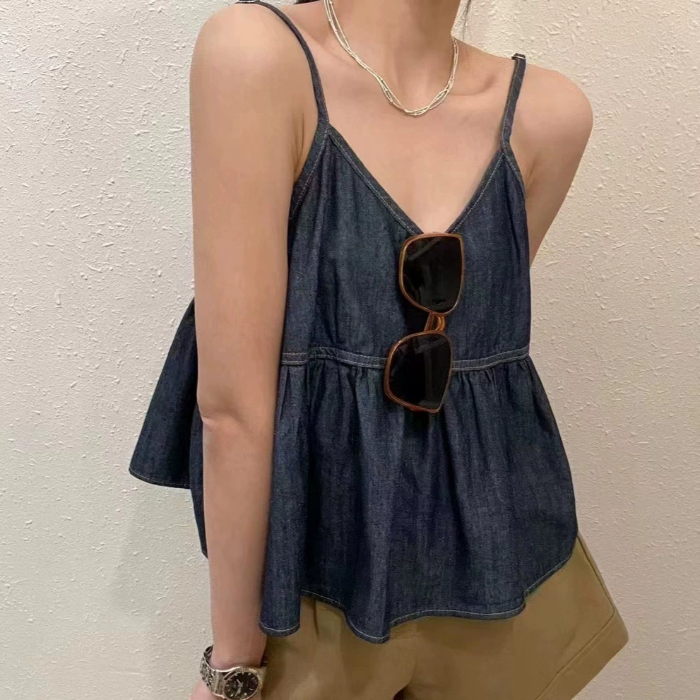 Летний джинсовый топ-камизоль 2025 в стиле французского ретро, омолаживающий, женственный, в гонконгском стиле, облегающий, без рукавов, с открытой спиной