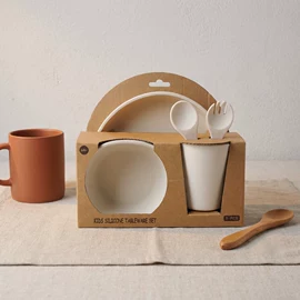 喂养餐具;日用橡胶;牙胶