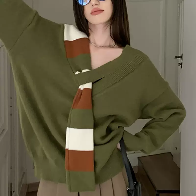 慵懒风假两件V领条纹长袖针织衫女秋冬季新款设计感围巾装饰毛衣