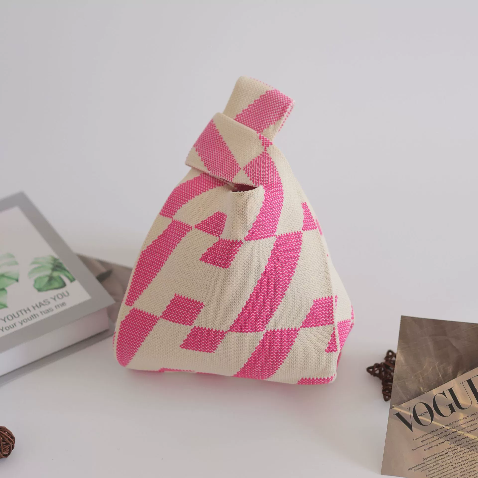 **Trendy Straw Shoulder Bag by 棉立坊 - Perfect for Fashion-Forward Internet Celebrities!**
