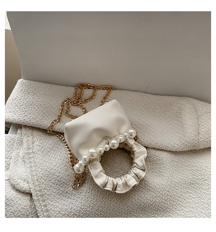 Wholesale Pleated Pearl Chain Solid Color Handbag Nihaojewelry display picture 159