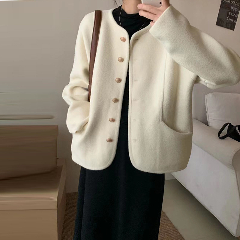 Small fragrance style single-breasted knitted jacket for women in autumn and winter new Korean style loose and slim temperament versatile short cardigan