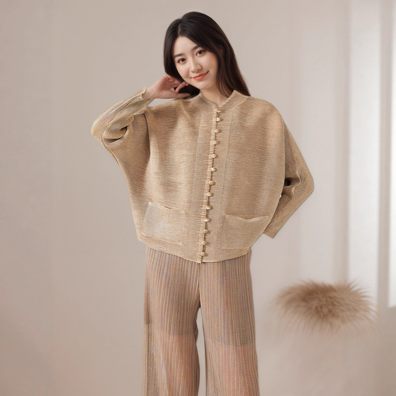 Vintage Chinese-Style Pleated Top for Women, Autumn and Winter Thickened Warm Velvet Issey Miyake Fashion Plus-Size Slimming Shirt Short Jacket