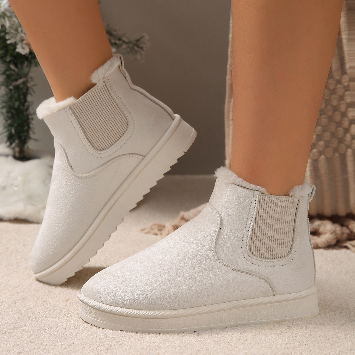 Europa y los Estados Unidos transfronterizos botas de nieve de tamaño grande mujeres 2025 nuevas botas cortas Chelsea antideslizantes versátiles botas Martin retro de moda