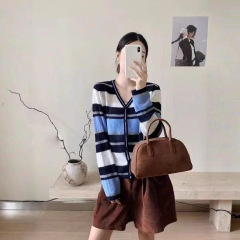 2025早秋新款时尚V领条纹针织开衫女欧洲站长袖宽松显瘦毛衣外套