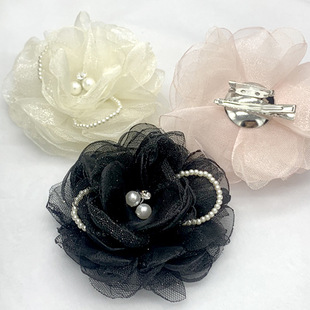Factory direct three-dimensional Chanel style high-end fabric jewelry accessories satin pearl corsage elegant fashion brooch