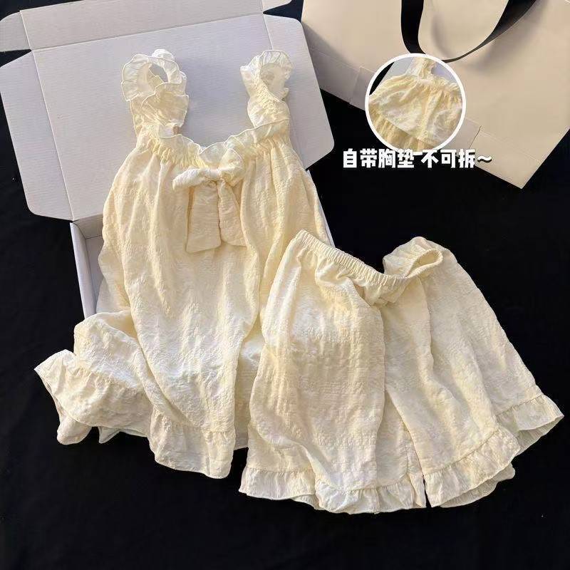 Pijamas de Manga Larga para Otoño e Invierno con Relleno en el Pecho para Mujer, Estilo Coreano 2025, Lindo Traje con Flores Pequeñas, Ropa de Dormir para Estudiantes