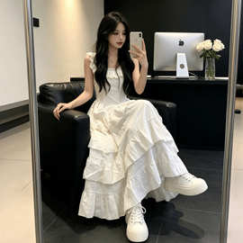 旅游度假搭甜美初恋方口领连衣裙夏季小个子氛围感收腰显瘦蛋糕裙