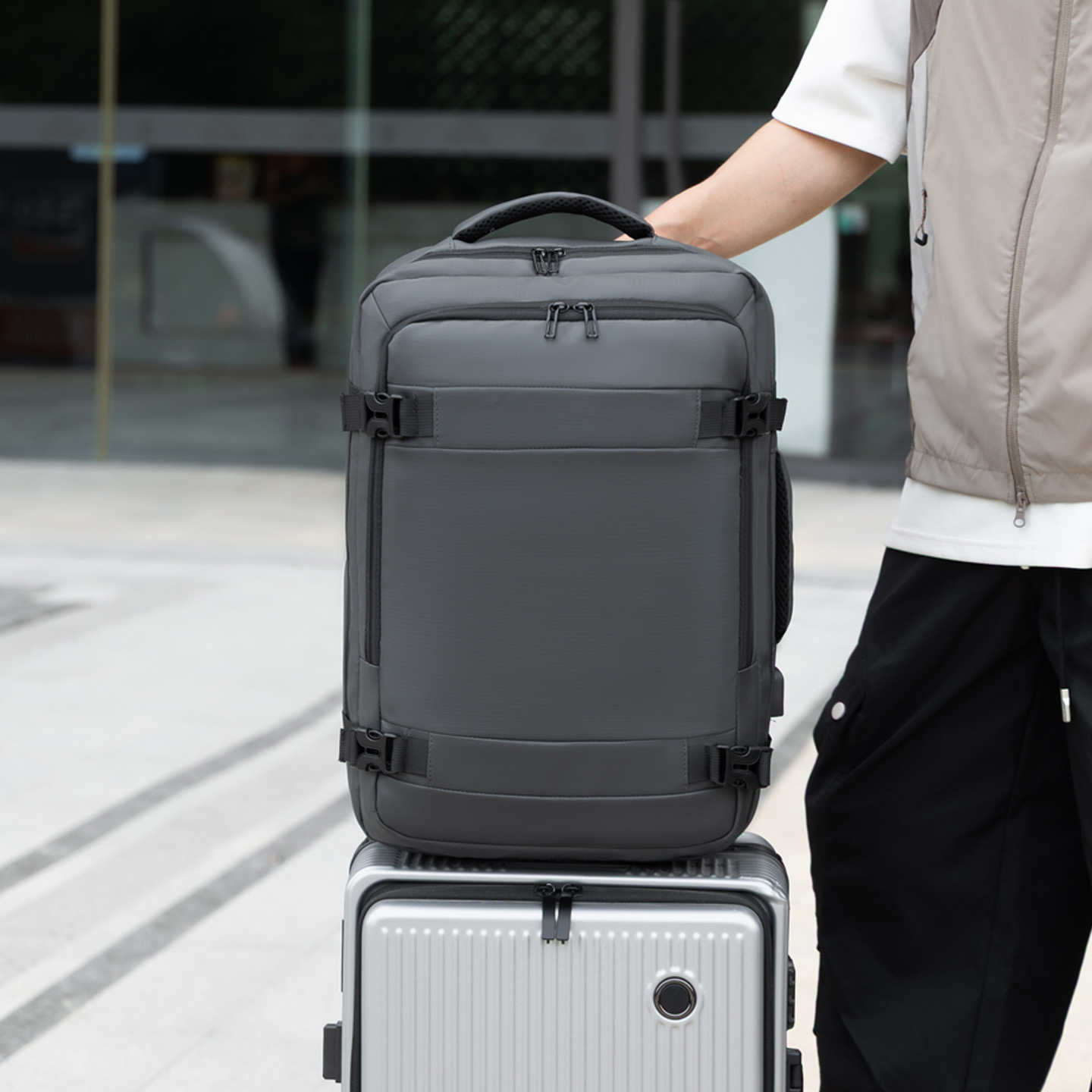 Otoño mochila de ocio de negocios de gran capacidad de color sólido USB anti-derramamiento bolsa de computadora colgar tirón bolsa de viaje de negocios