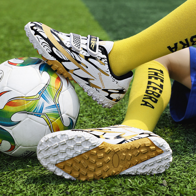 Children's football shoes boys 10 years old Velcro broken nail kick shoes primary and secondary school students female training shoes 12 junior high school students 15