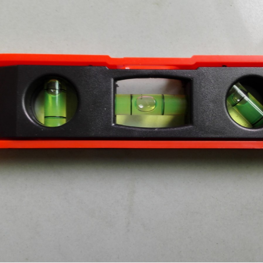 厂家直销塑料鱼雷水平尺，价格低，质量好，交货及时，水平尺