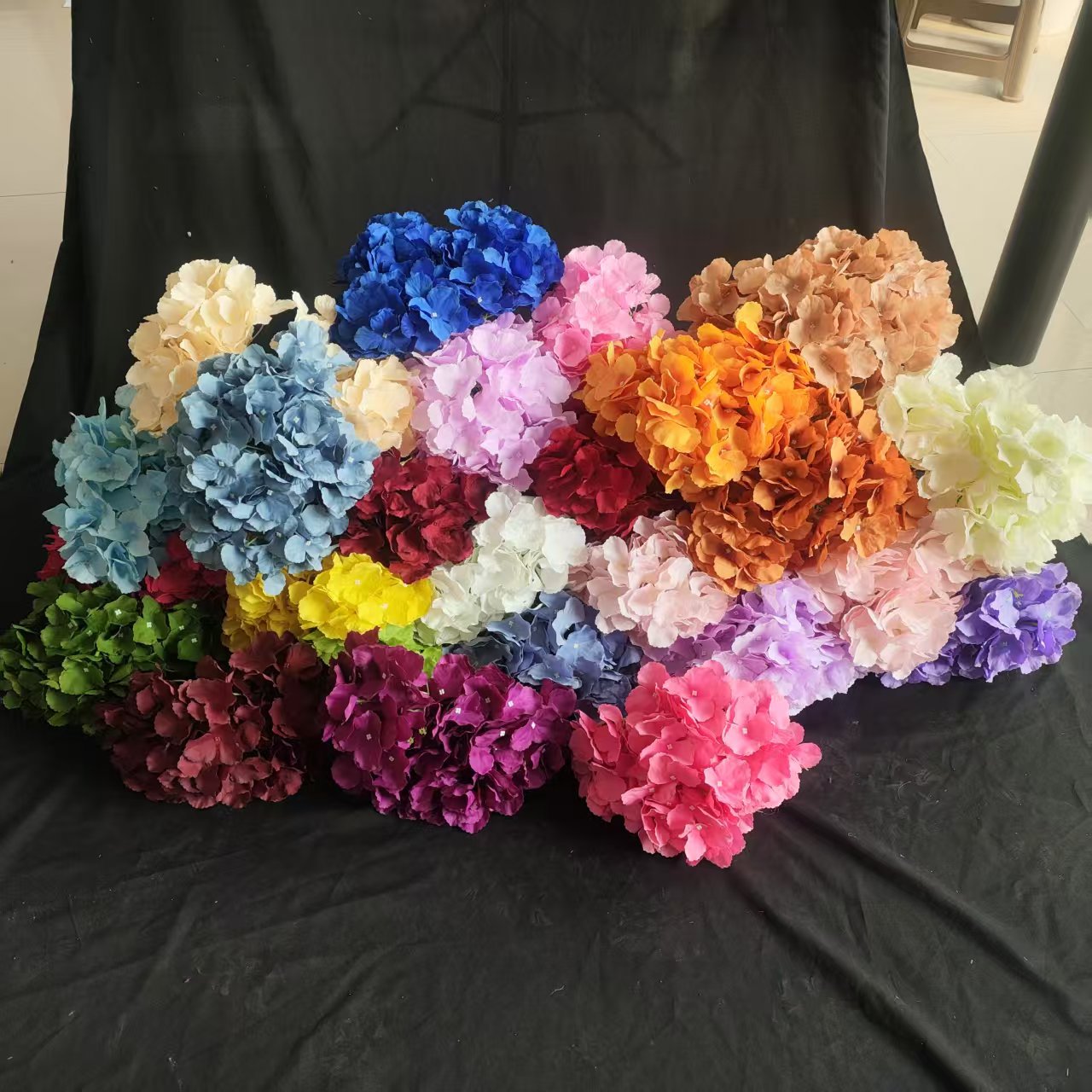 Wedding bouquet of hydrangea simulation silk flower row flower arrangement wedding flower art base flower wall road guide background