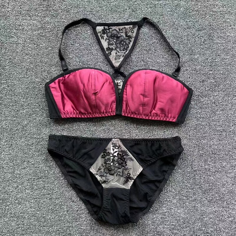 Fashion Women's Bra Set Thin No Steel Ring Sexy Lace French Bra Low Waist Briefs Pure Underwear Small