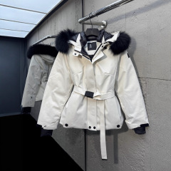 蒙家高奢至臻版滑雪系列收腰毛领女士短款羽绒服90白鹅绒抗寒羽绒