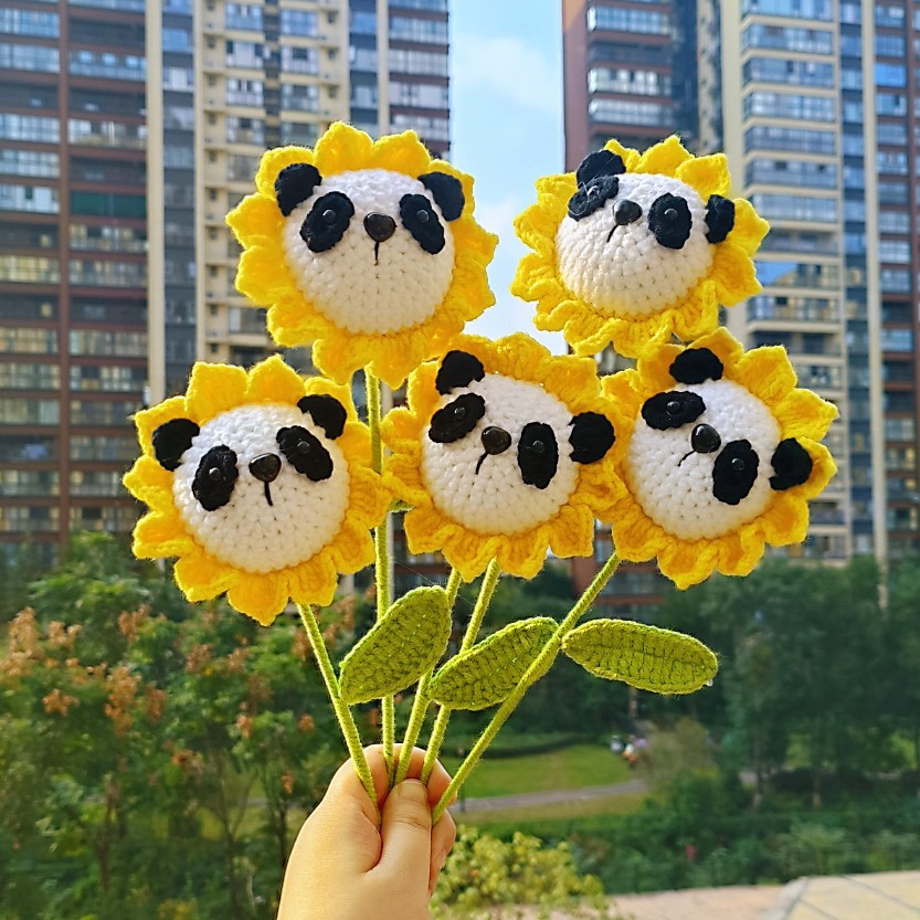 Purely handmade wool crocheted panda single bouquet finished creative gift ornaments festival gifts home decoration