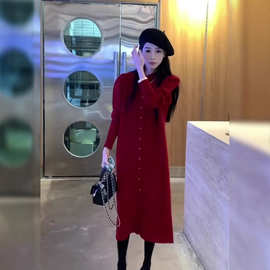 新年红色连衣裙女轻奢高级感长裙胖mm显瘦2024年秋冬新款中长裙子