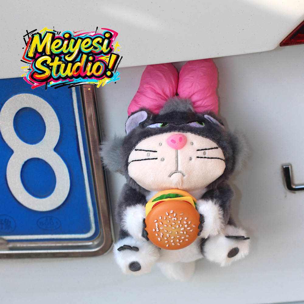 Cute Lucifer muñeca exterior coche techo de coche cola trasera muñeca de peluche colgante coche baúl colgante coche interior