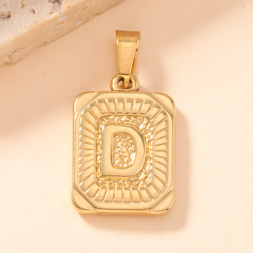 Colgante único europeo y americano estilo explosivo colgante de acero inoxidable fundición marca cuadrada 26 letras inglesas collar colgante accesorios de bricolaje