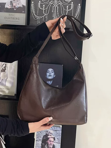 Underarm bag with PU leather, high-end feel, simple and trendy, same style as popular online, vintage fashion, trendy, waterproof, lightweight women's bag