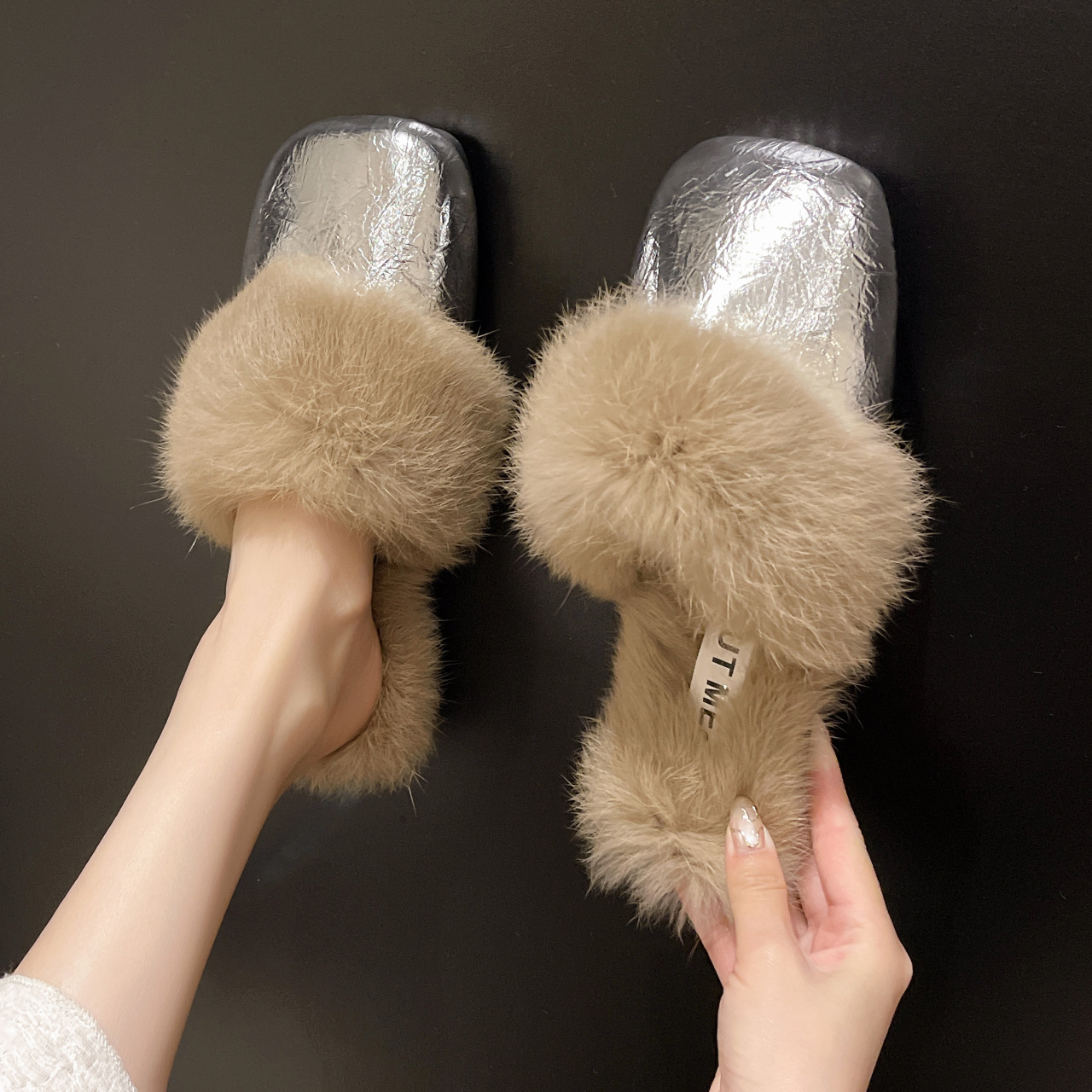 2025 Autumn New Style Thick Heel Baotou Furry Slippers Women's Outerwear Belt Buckle Flat Slippers Warm Plus Velvet Women's Shoes