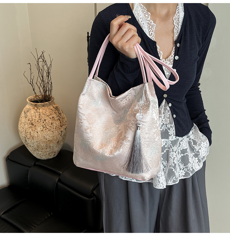 Embroidered Chinese Style Shoulder Bag Large Capacity Tote Bag_voghion.com