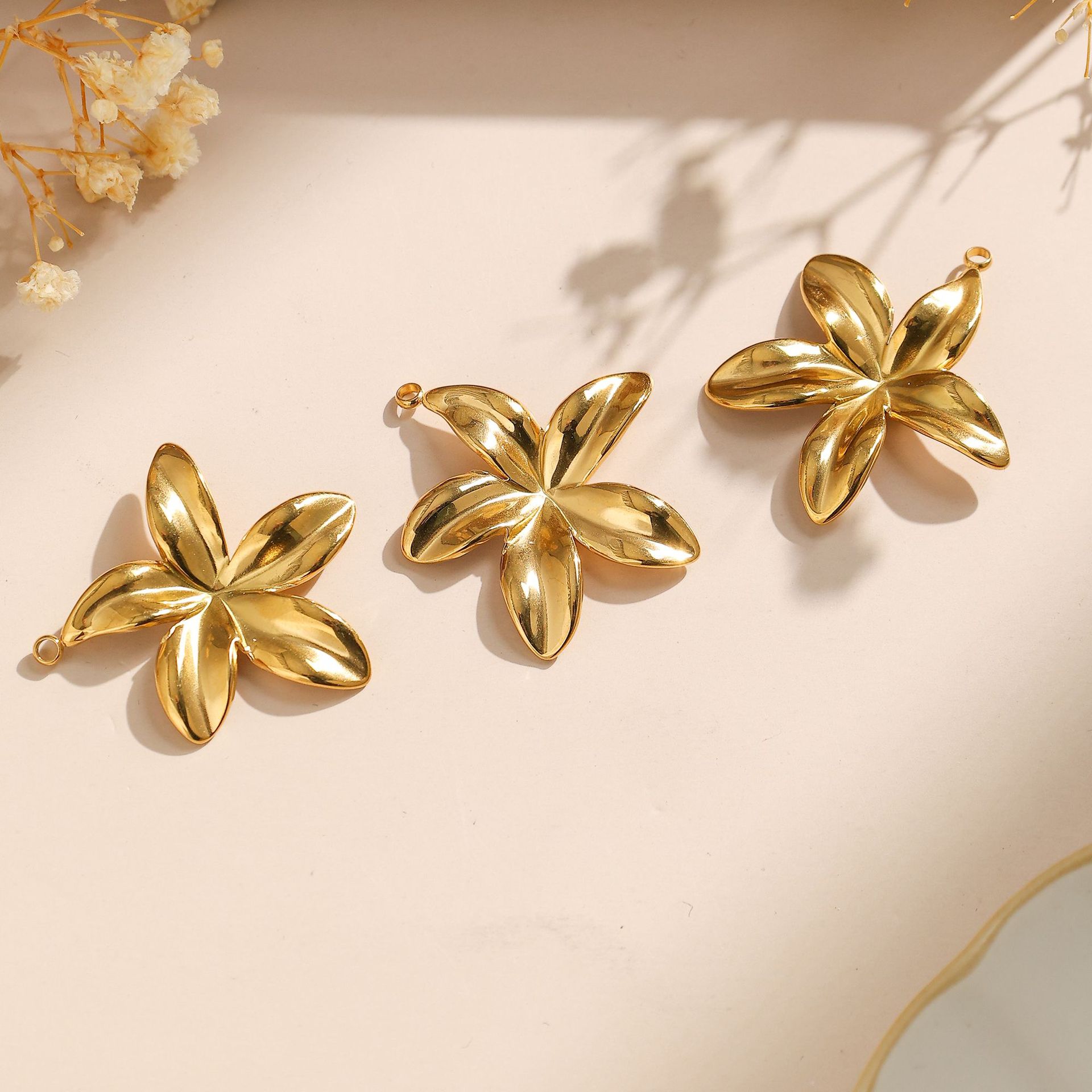 Flower Pattern 5 PCS/Package 304 Stainless Steel Flower Pendant