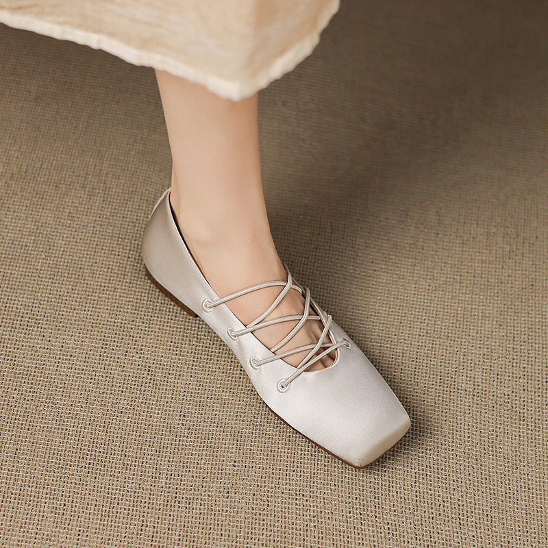 Fall 2025 Women's Shoe Trends: 5 Must-Have Styles to Shop Now Fall 2025 Women's Shoe Trends: 5 Must-Have Styles to Shop Now