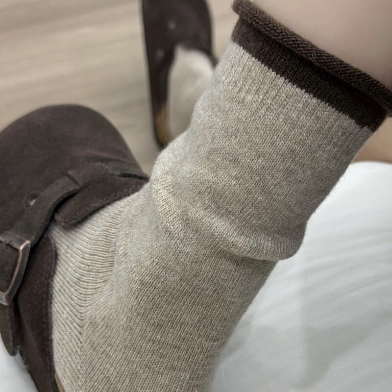 It’S My Favorite Dish~Retro Cool Feeling~Curled Contrasting Color Socks for Women Autumn and Winter Wool Socks Warm Pile Socks