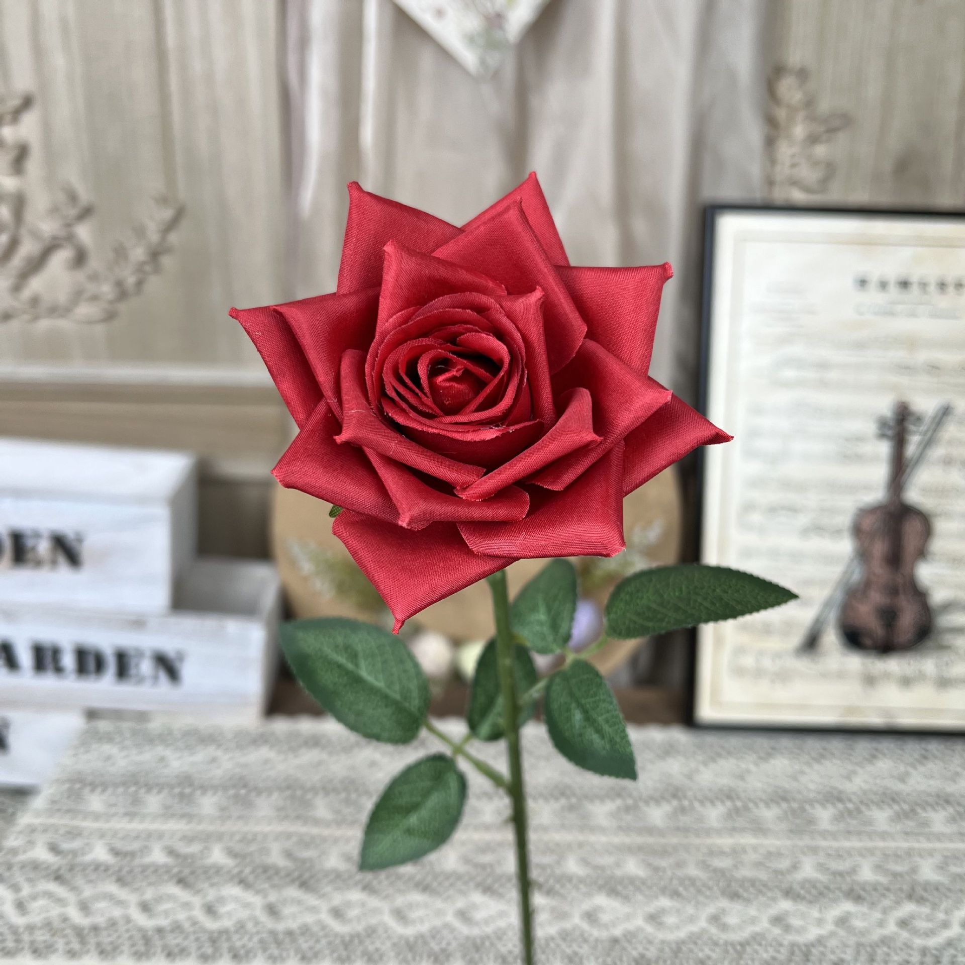 K-cabeça única rosa-vermelha