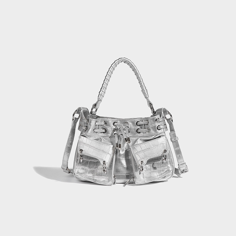 2024双口袋个性抽绳口袋包包女机车斜挎包黑色水桶包复古皮包方包