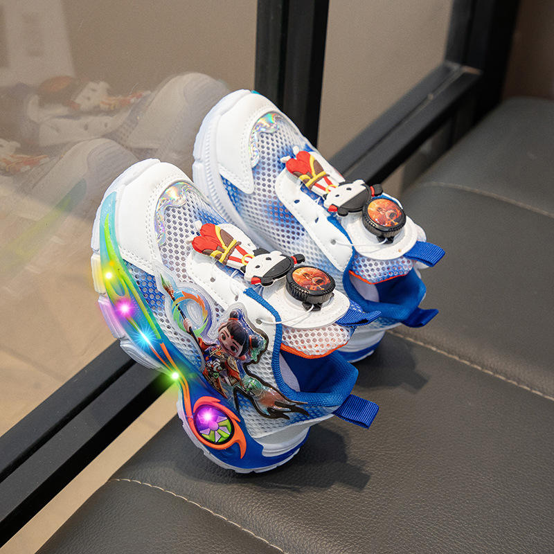 Zapatos deportivos para niños lindos y luminosos 2025 primavera nuevo estilo niños y niñas
