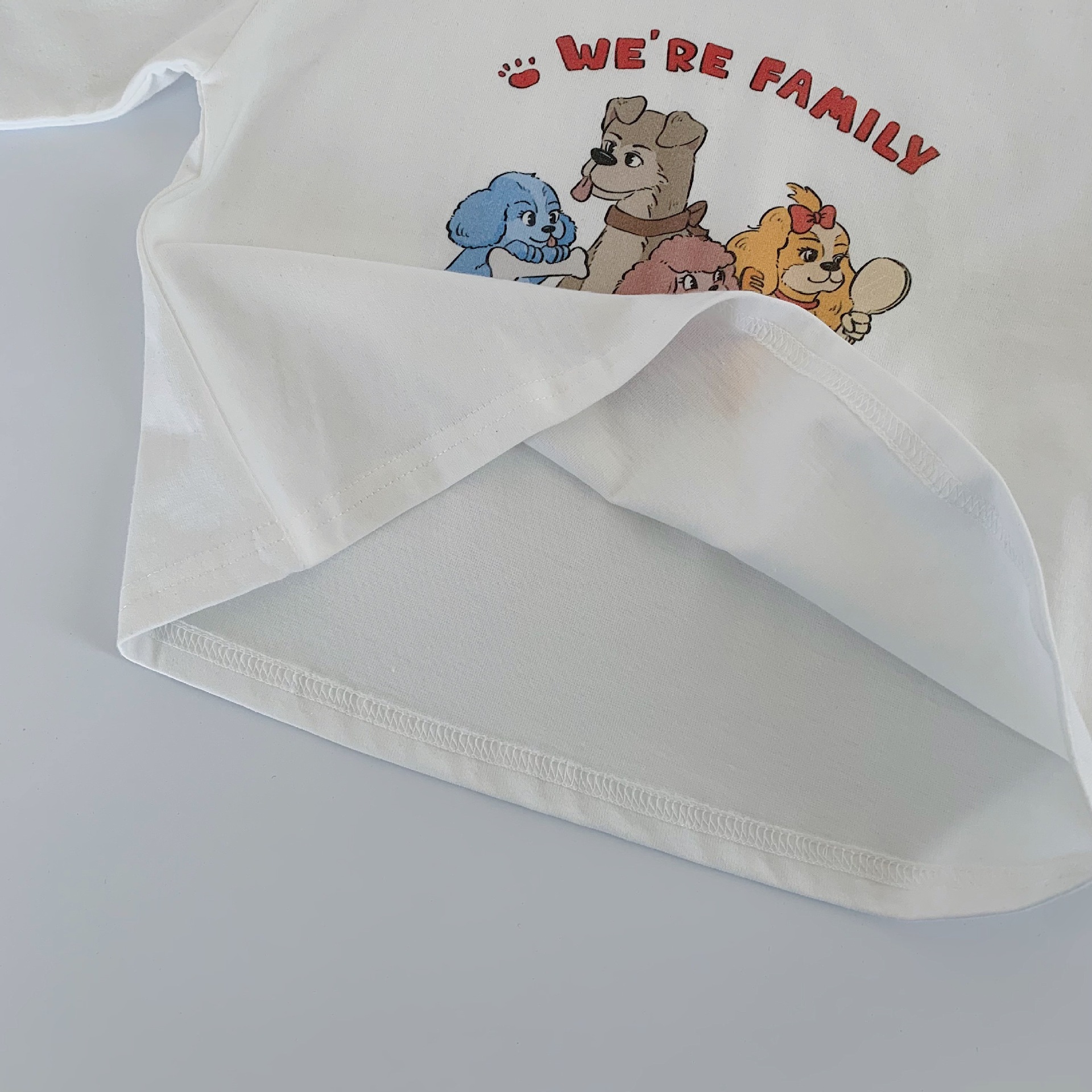 Camiseta infantil Mai Bao 2025 otoño nueva ropa infantil de cuello redondo de manga larga para perros, hombres y mujeres, camisetas lindas